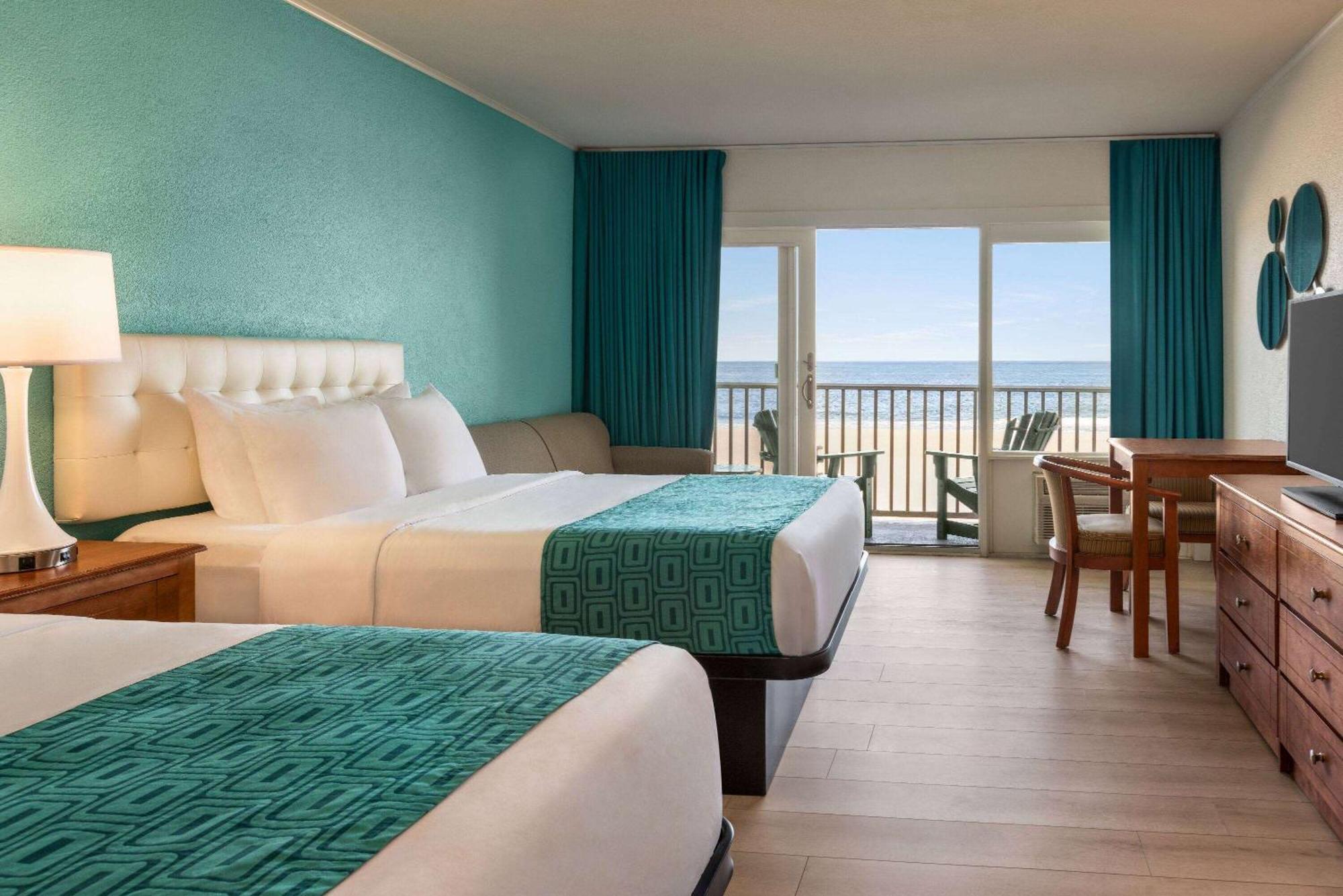 Howard Johnson By Wyndham Ocean Oceanfront 2*