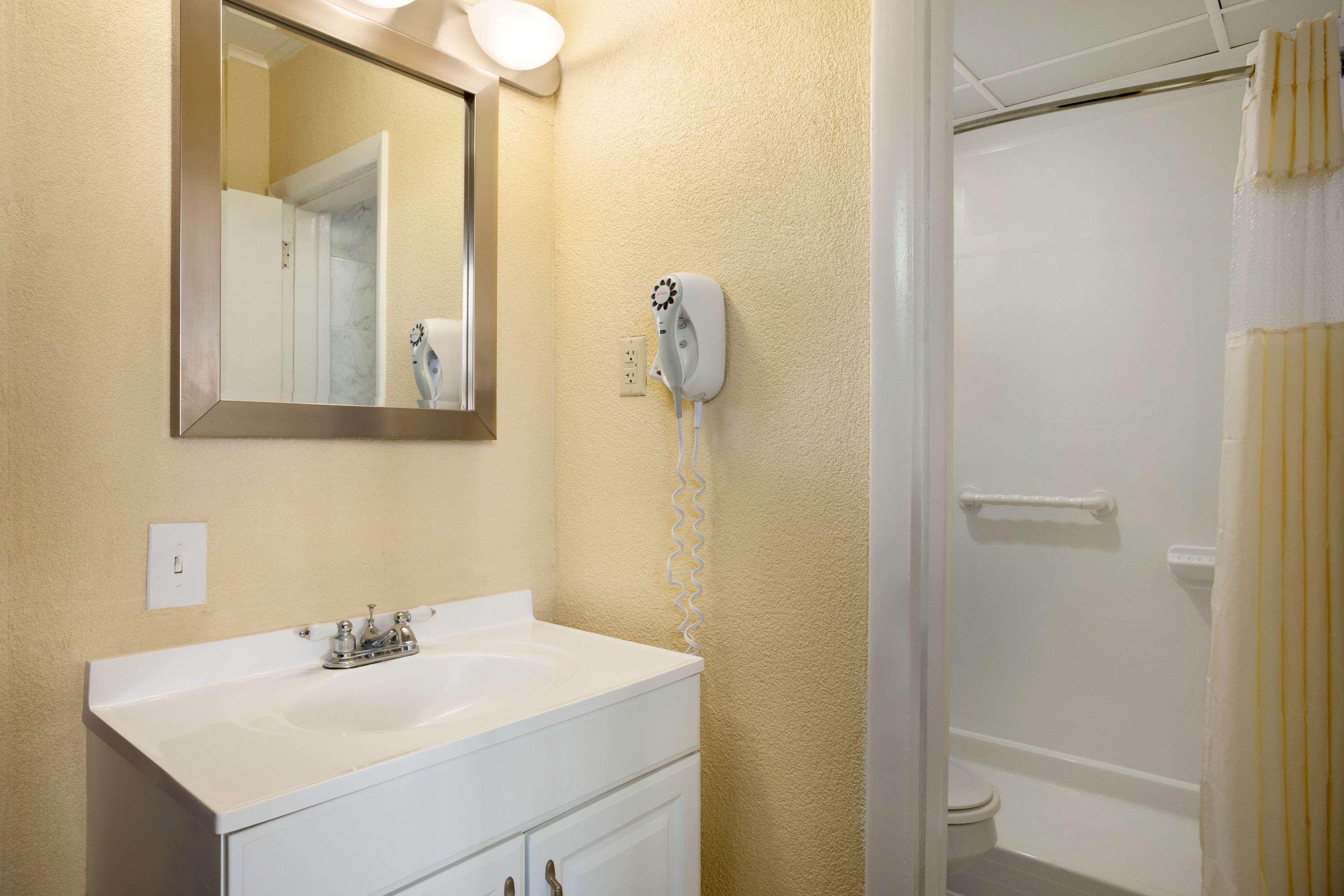 Hotel Howard Johnson By Wyndham Ocean Oceanfront Ocean Stadt